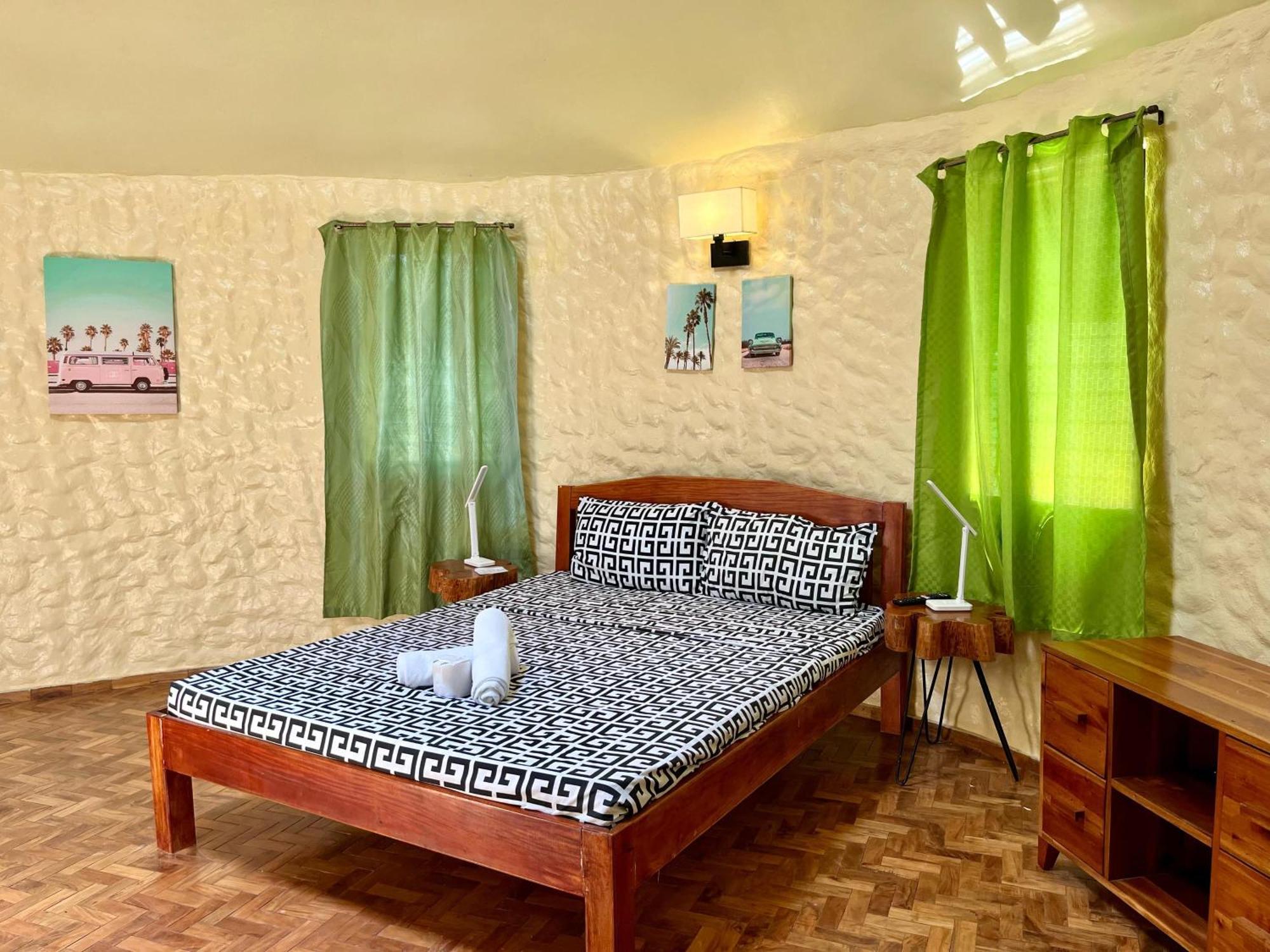 Midnite Inn Panglao Exterior foto